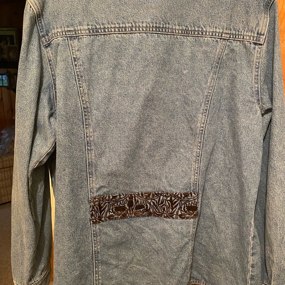 Denim jacket - Picture 2 of 3